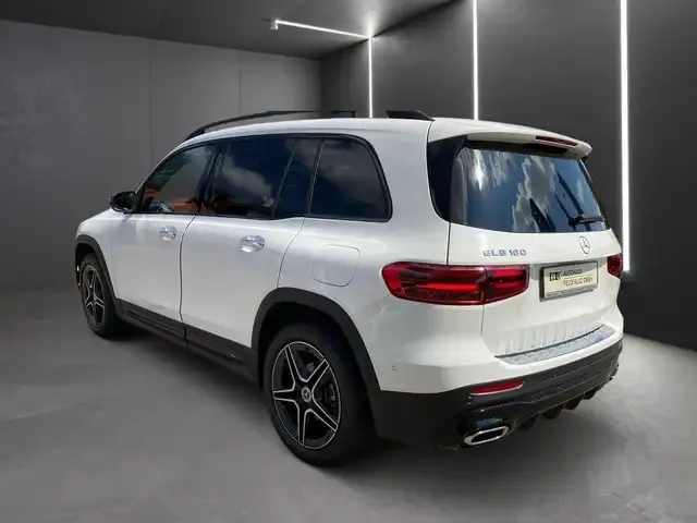 Mercedes-Benz GLB 180