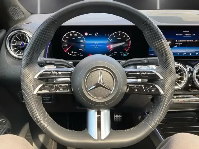 Mercedes-Benz GLB 180