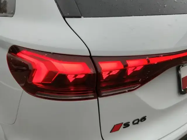 Audi SQ6 e-tron