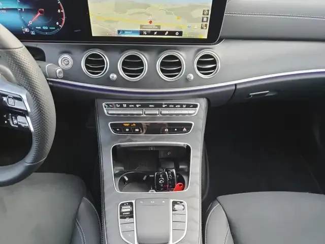 Mercedes-Benz E 220