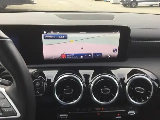 Mercedes-Benz CLA 180