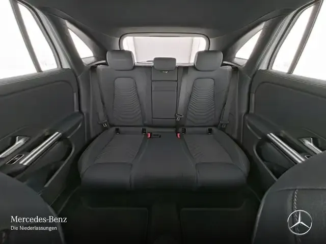 Mercedes-Benz EQA 300