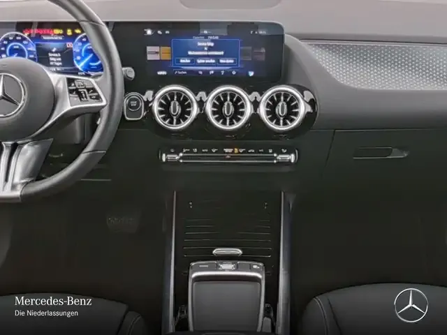 Mercedes-Benz EQA 300