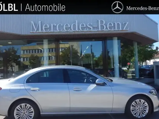 Mercedes-Benz C 180