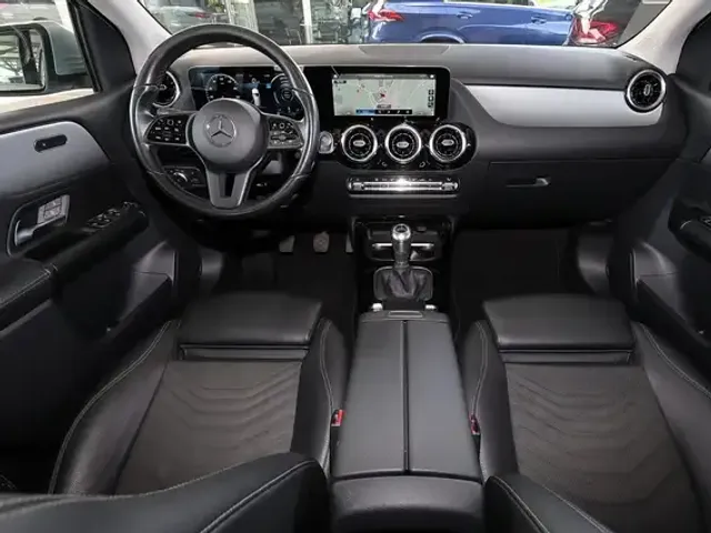 Mercedes-Benz B 180