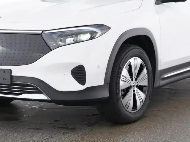 Mercedes-Benz EQB 300