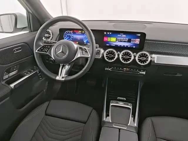 Mercedes-Benz EQB 300