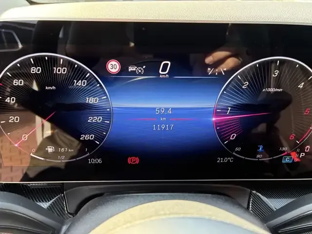 Mercedes-Benz V 220