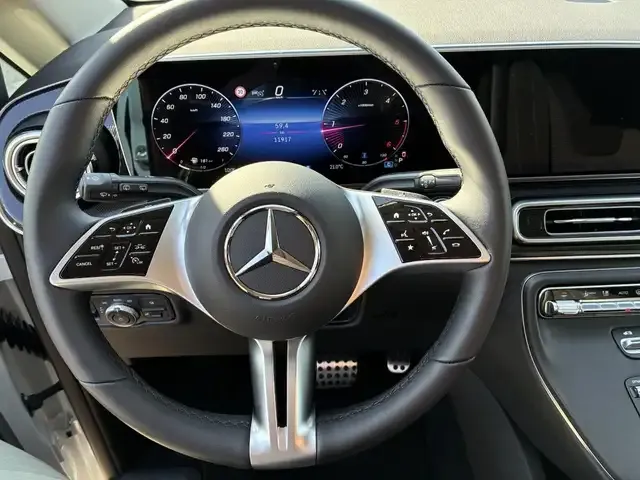 Mercedes-Benz V 220