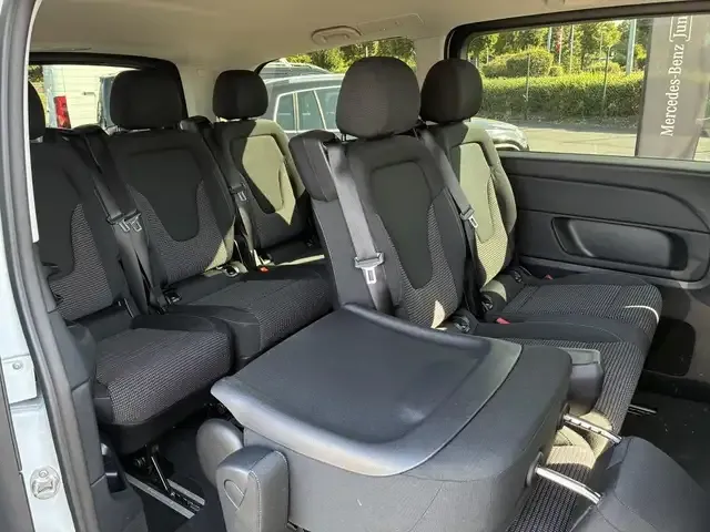Mercedes-Benz V 220