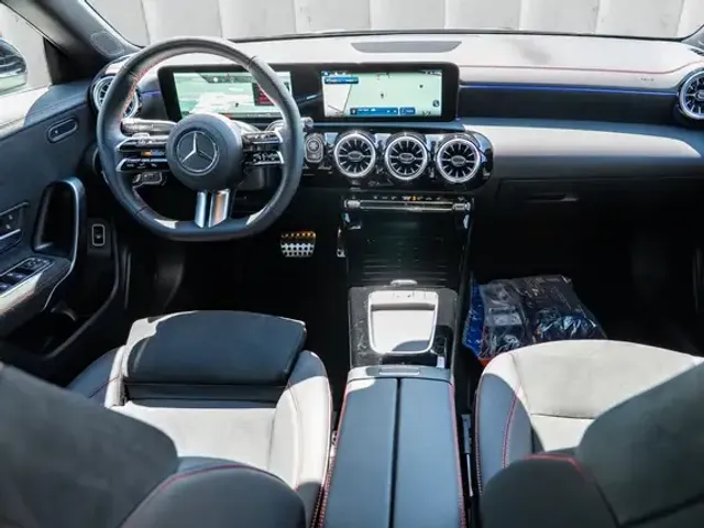 Mercedes-Benz CLA 200