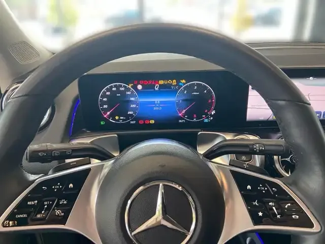 Mercedes-Benz GLB 200