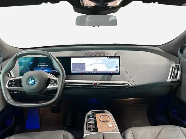 BMW iX