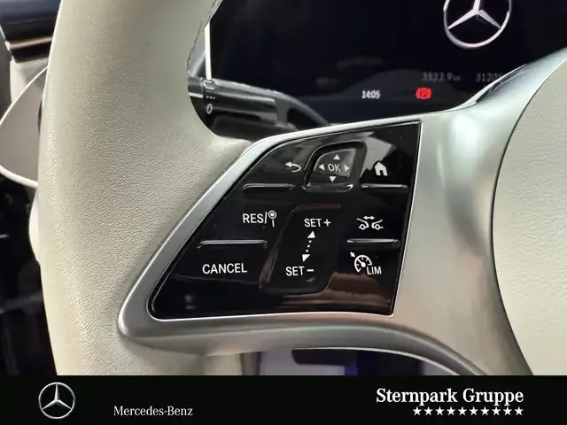 Mercedes-Benz EQE 300
