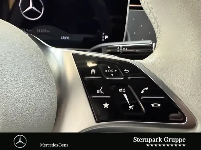 Mercedes-Benz EQE 300