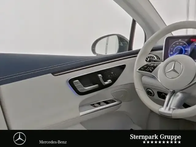 Mercedes-Benz EQE 300