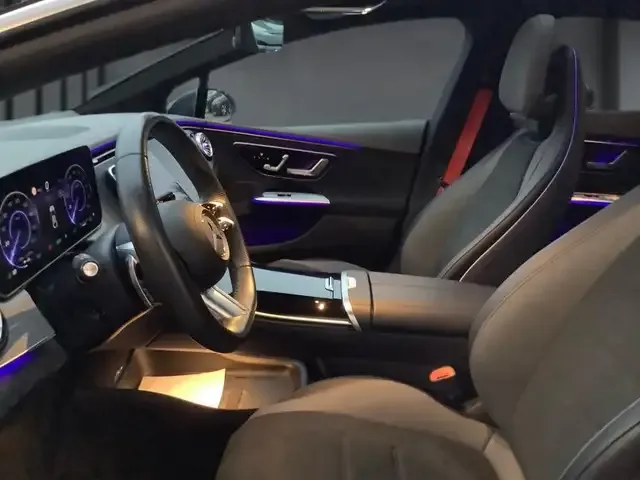 Mercedes-Benz EQE 300