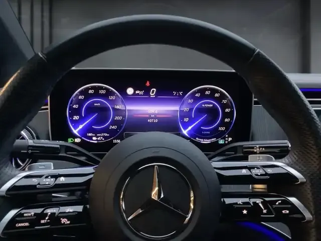 Mercedes-Benz EQE 300