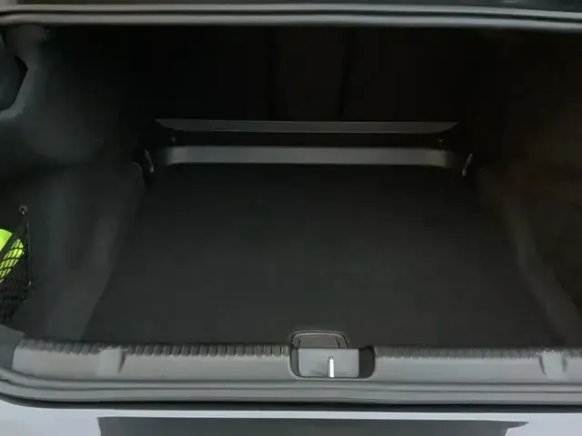 Mercedes-Benz EQE 300