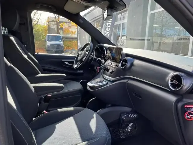 Mercedes-Benz EQV 300