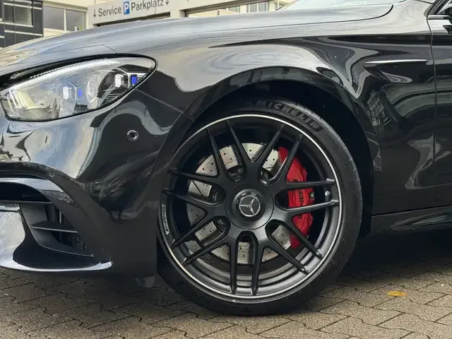 Mercedes-Benz E 63 AMG