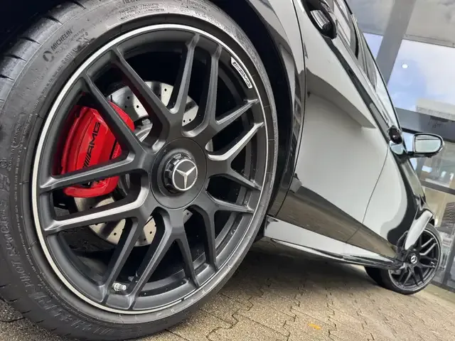 Mercedes-Benz E 63 AMG