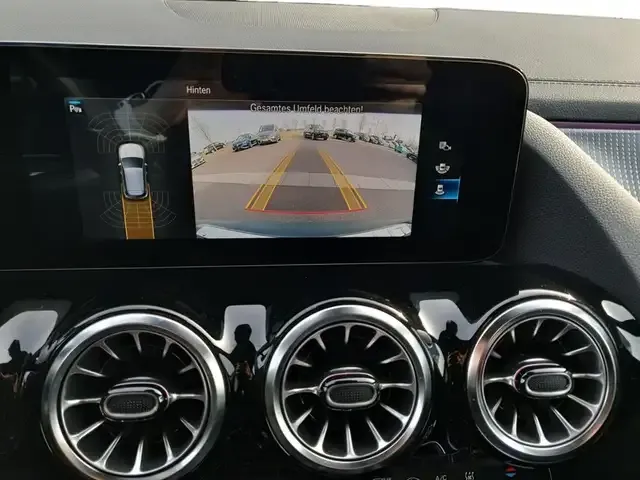 Mercedes-Benz EQA 300