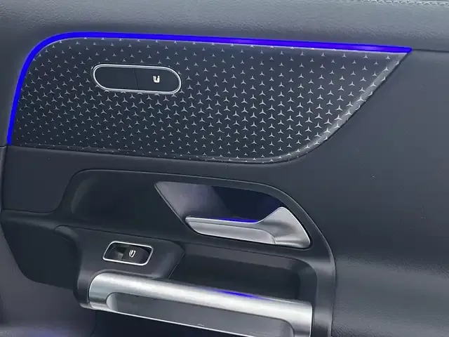 Mercedes-Benz EQB 300