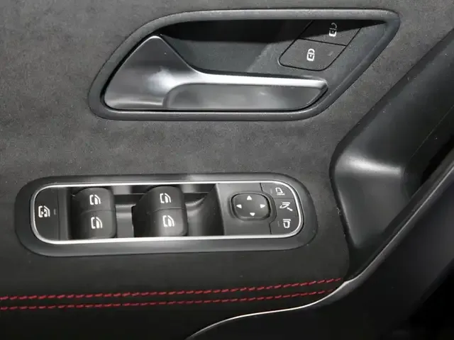 Mercedes-Benz CLA 220