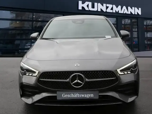 Mercedes-Benz CLA 220