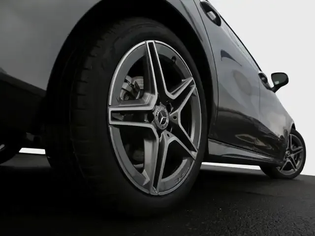 Mercedes-Benz CLA 220