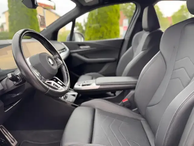 BMW 218