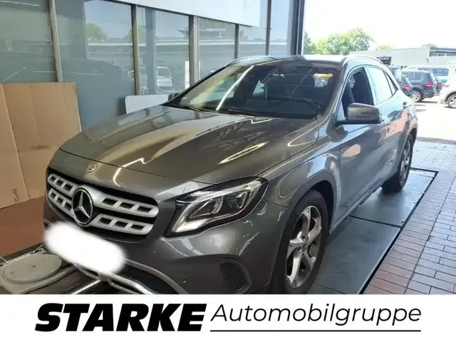 Mercedes-Benz GLA 200
