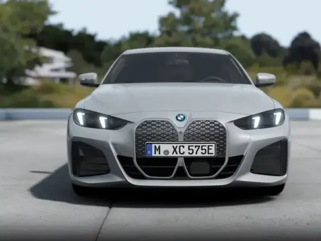 BMW i4