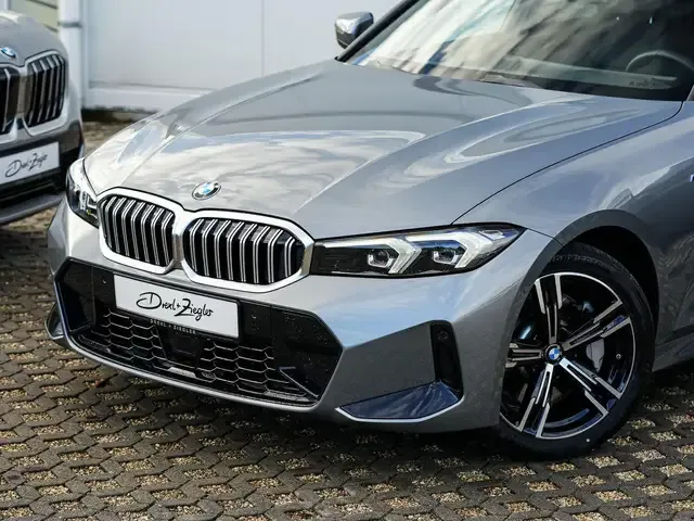 BMW 330