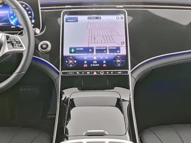 Mercedes-Benz EQE 300