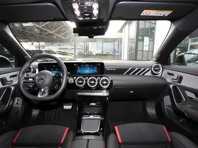 Mercedes-Benz CLA 35 AMG