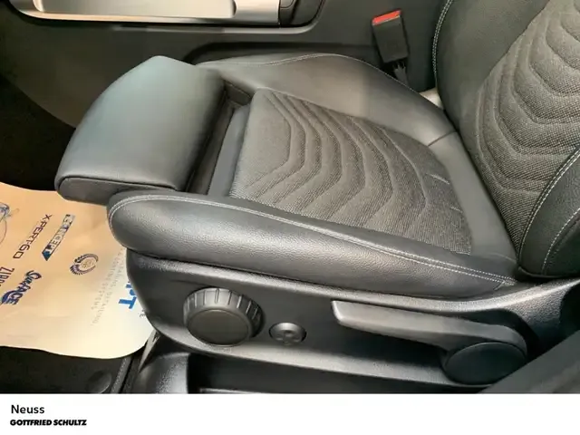 Mercedes-Benz GLB 180