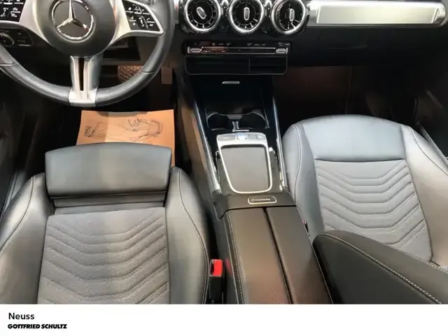 Mercedes-Benz GLB 180