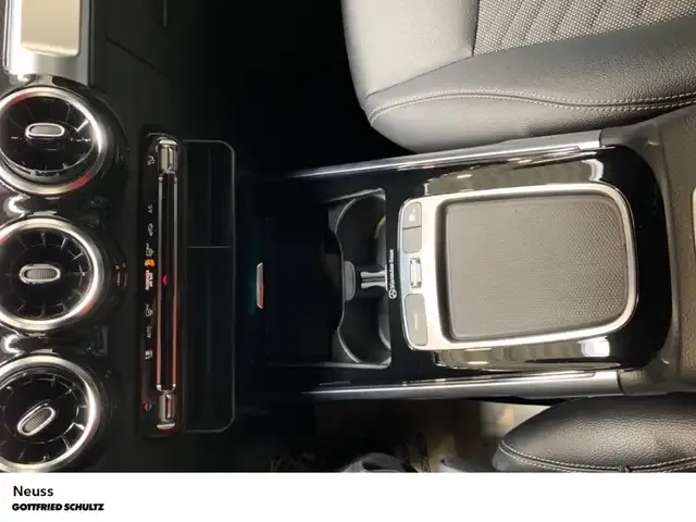 Mercedes-Benz GLB 180