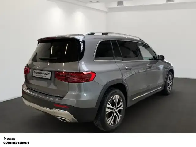 Mercedes-Benz GLB 180