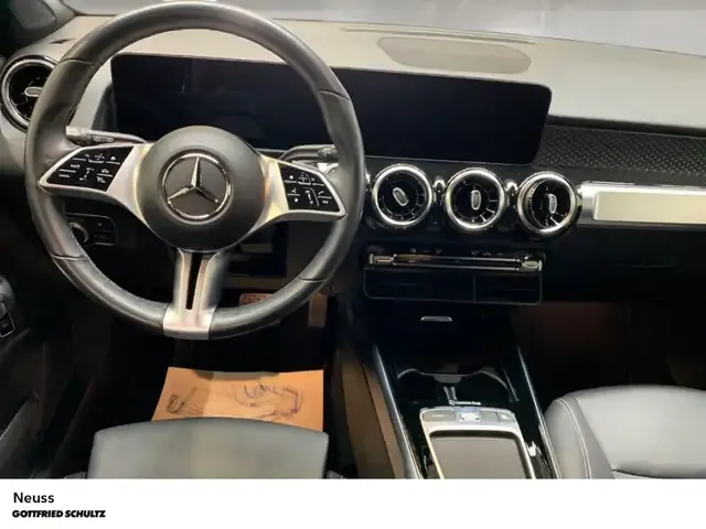 Mercedes-Benz GLB 180