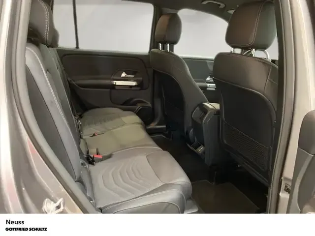 Mercedes-Benz GLB 180