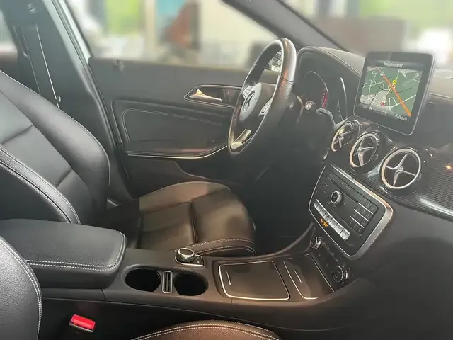 Mercedes-Benz GLA 200