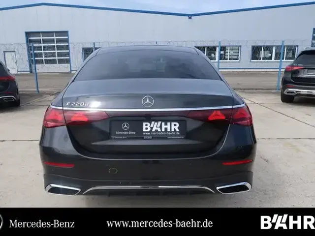 Mercedes-Benz E 220