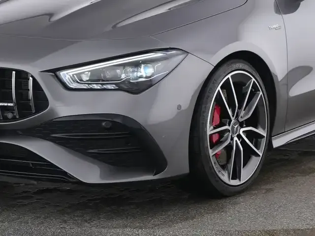 Mercedes-Benz CLA 35 AMG