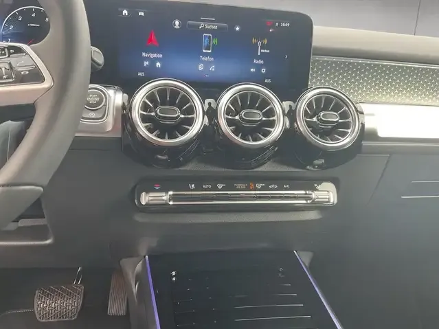 Mercedes-Benz GLB 200
