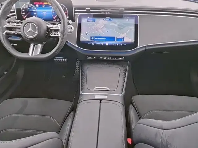 Mercedes-Benz E 220