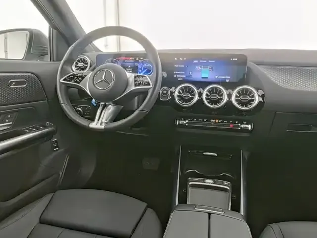 Mercedes-Benz EQA 300