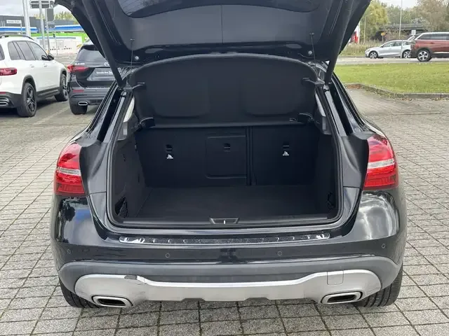 Mercedes-Benz GLA 180